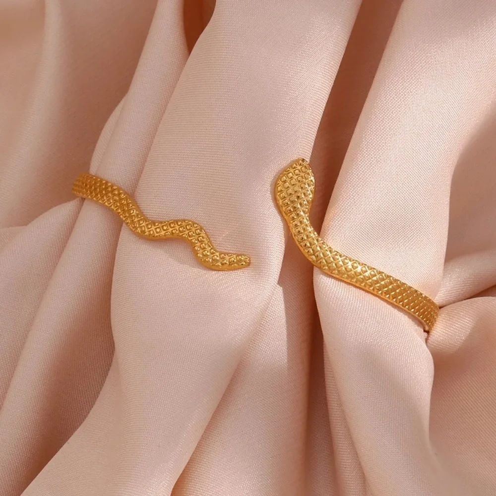 18K GOLD ADJUSTABLE BANGLE CUFF BRACELET, NICE BRACELET, CUTE BRACELET - Picture 4 of 7